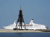 Kugelbake auf dem Weltschifffahrtsweg der Elbe